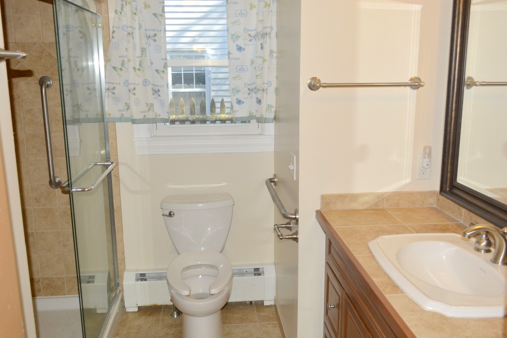 40 Brookwood Road Cranston, RI 02910 - Photo 5 of 29 Gallery Image 5