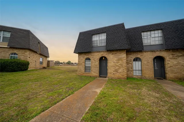 $700,000 | 2744 St George Place, Arlington, TX 76015