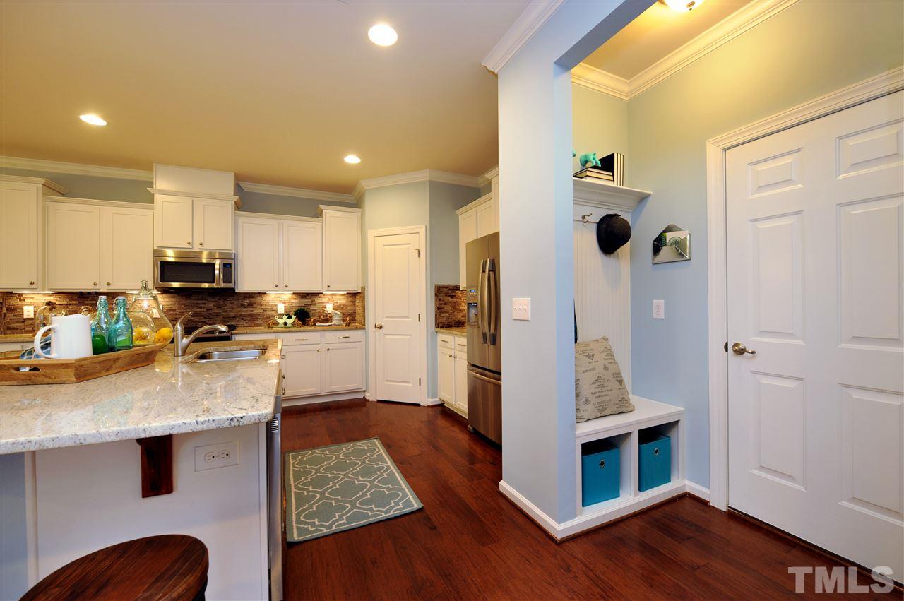 2427 Pecan Ridge Way Apex, NC 27502 - Photo 2 of 11 Gallery Image 2