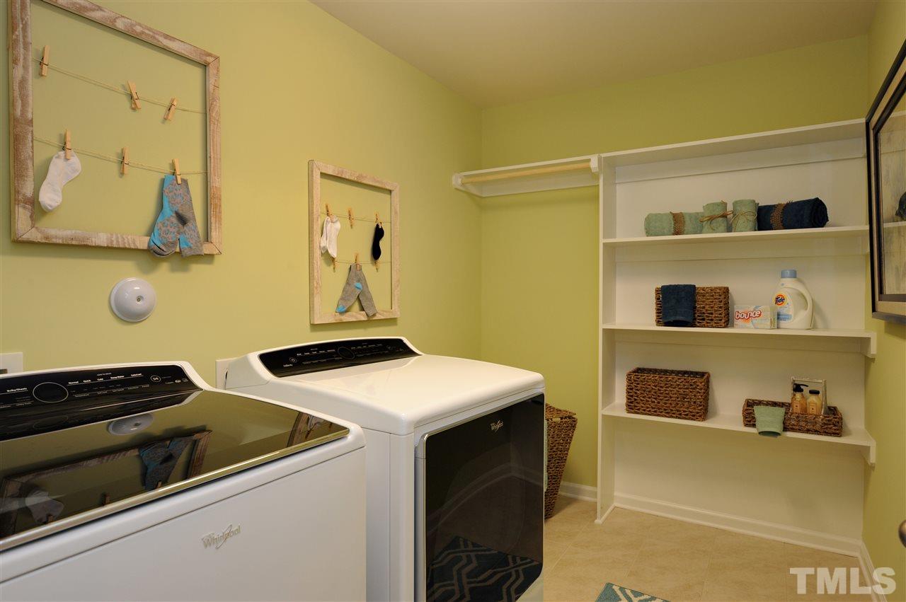 2427 Pecan Ridge Way Apex, NC 27502 - Photo 9 of 11 Gallery Image 9
