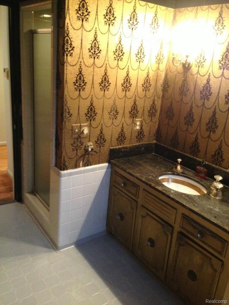 20 Willison Road Grosse Pointe, MI 48236 - Photo 21 of 34 20.Bath