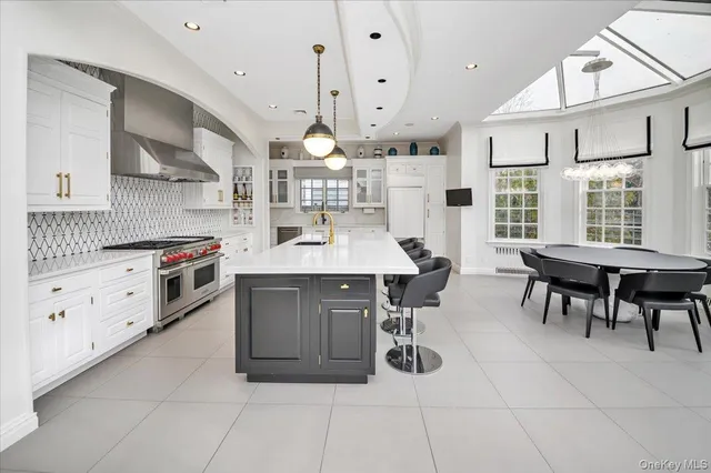 $3,188,888 | 6 Westmoreland Place | Douglaston