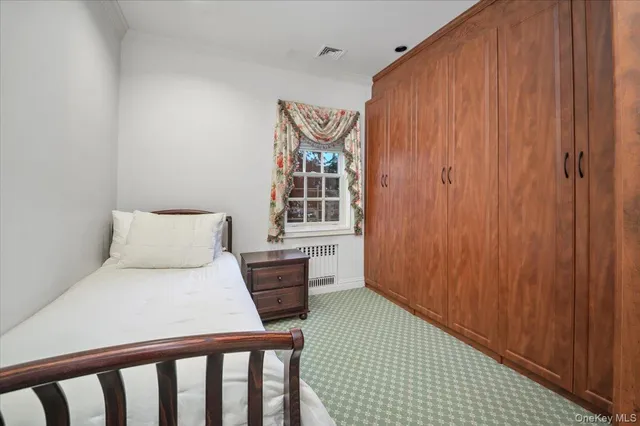 $3,188,888 | 6 Westmoreland Place | Douglaston