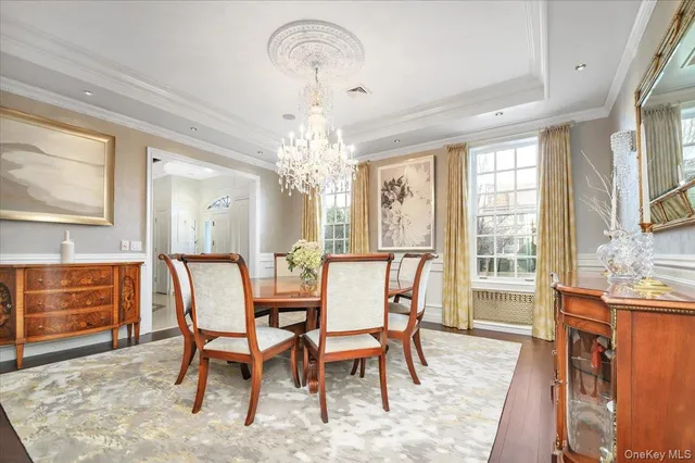 $3,188,888 | 6 Westmoreland Place | Douglaston