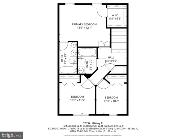a black and white photo of a living room