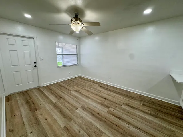 a view of empty room with window