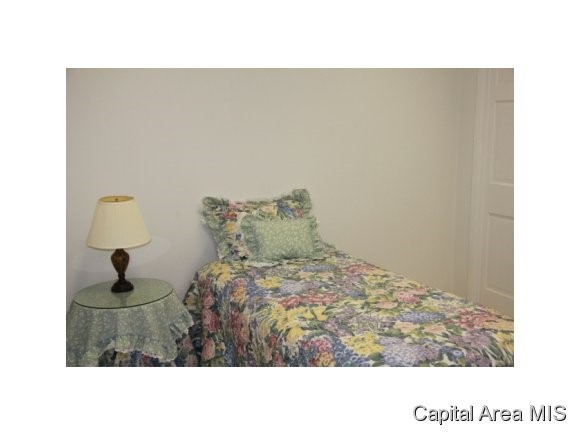 2 Chimney View Lane Springfield, IL 62707 - Photo 11 of 24 Gallery Image 11