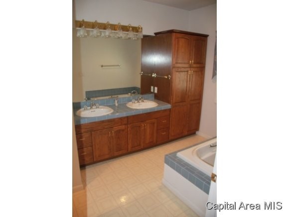 2 Chimney View Lane Springfield, IL 62707 - Photo 16 of 24 Gallery Image 16