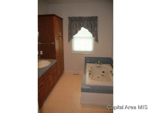 2 Chimney View Lane Springfield, IL 62707 - Photo 17 of 24 Gallery Image 17