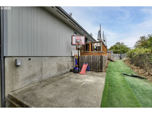 $385,000 | 234 North 6th Street, St. Helens, OR 97051