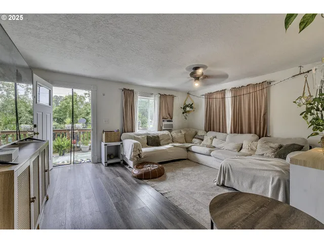 $385,000 | 234 North 6th Street, St. Helens, OR 97051