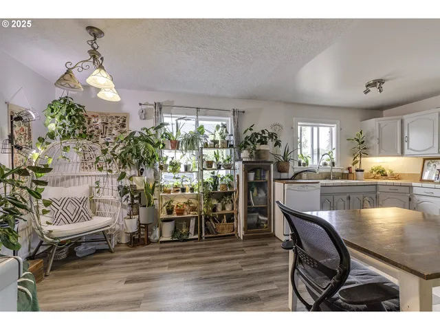 $385,000 | 234 North 6th Street, St. Helens, OR 97051