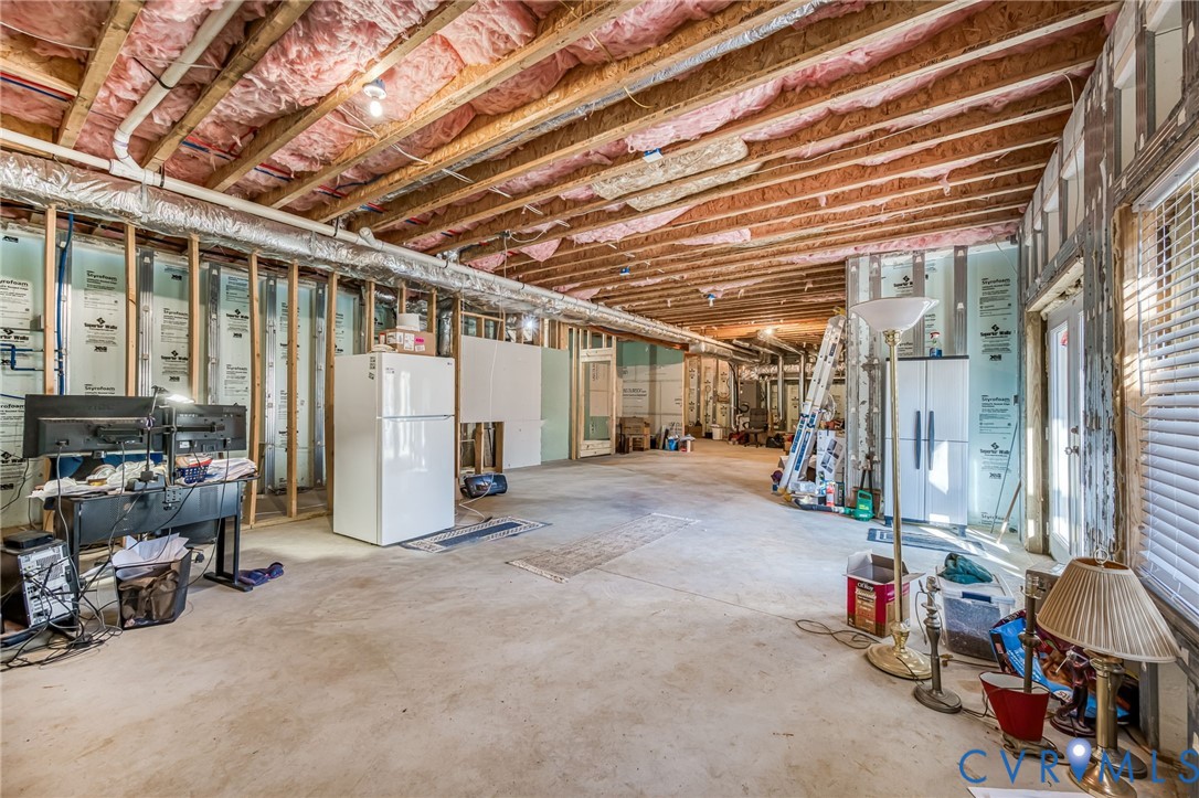11534 Georgetown Road Mechanicsville, VA 23116 - Photo 30 of 37 a view of a room with gym equipment