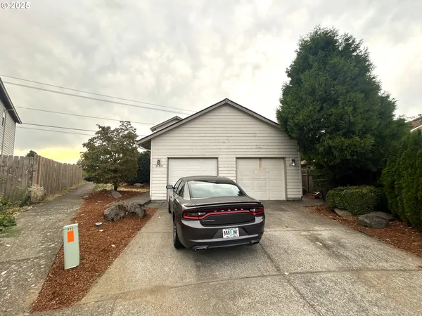 $525,000 | 14811-14813 Northeast Fremont Court, Portland, OR 97230