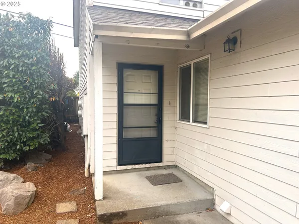 $525,000 | 14811-14813 Northeast Fremont Court, Portland, OR 97230