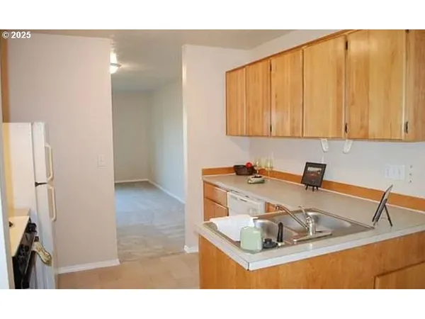 $525,000 | 14811-14813 Northeast Fremont Court, Portland, OR 97230