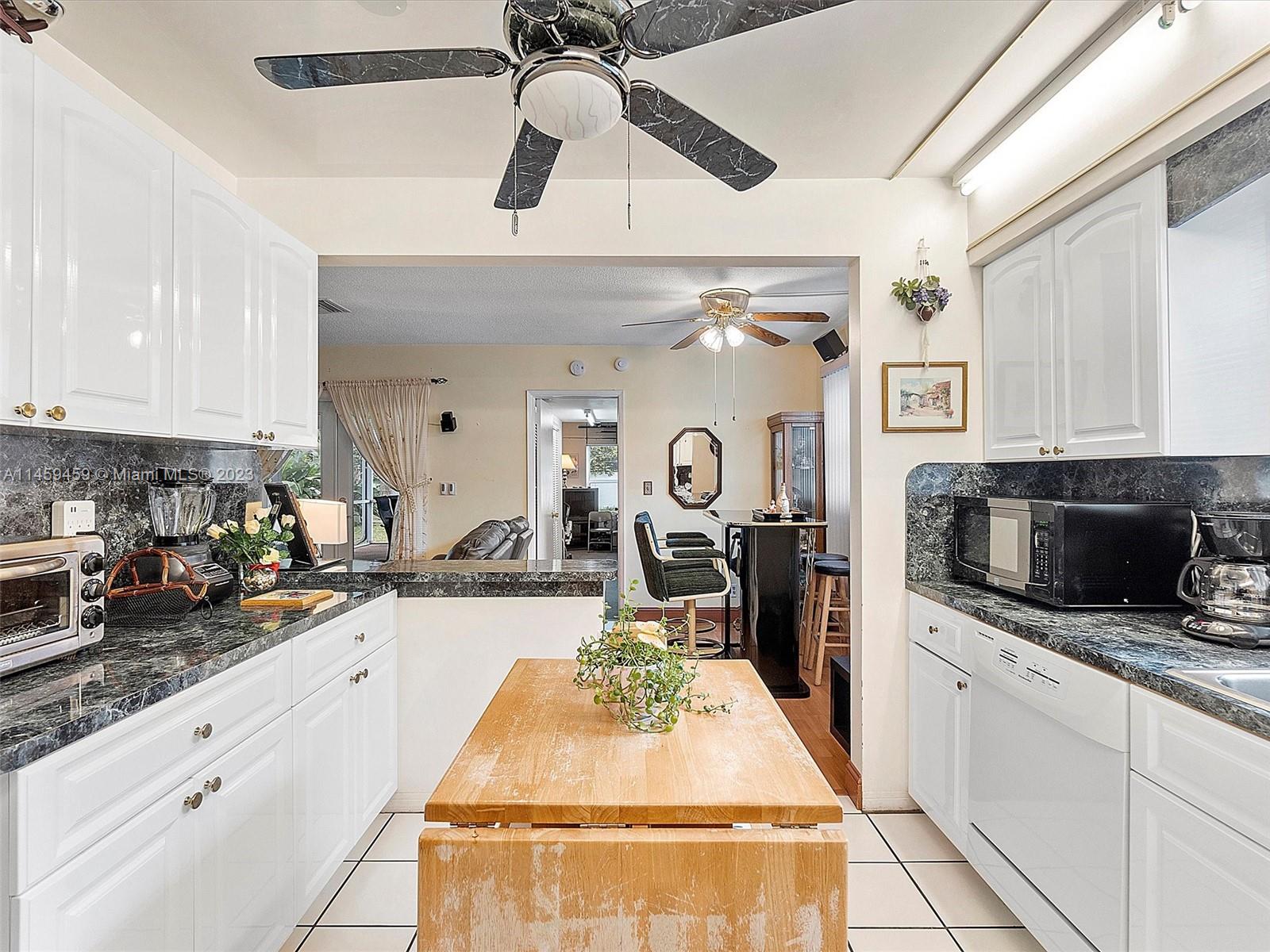 4104 Garfield Street Hollywood, FL 33021 - Photo 11 of 32