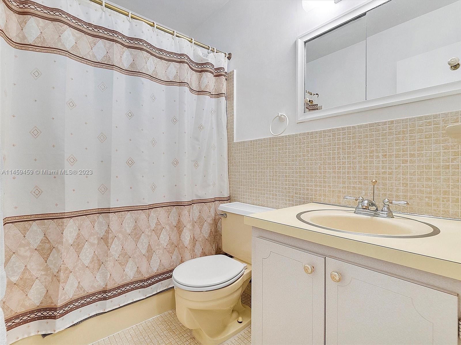 4104 Garfield Street Hollywood, FL 33021 - Photo 15 of 32