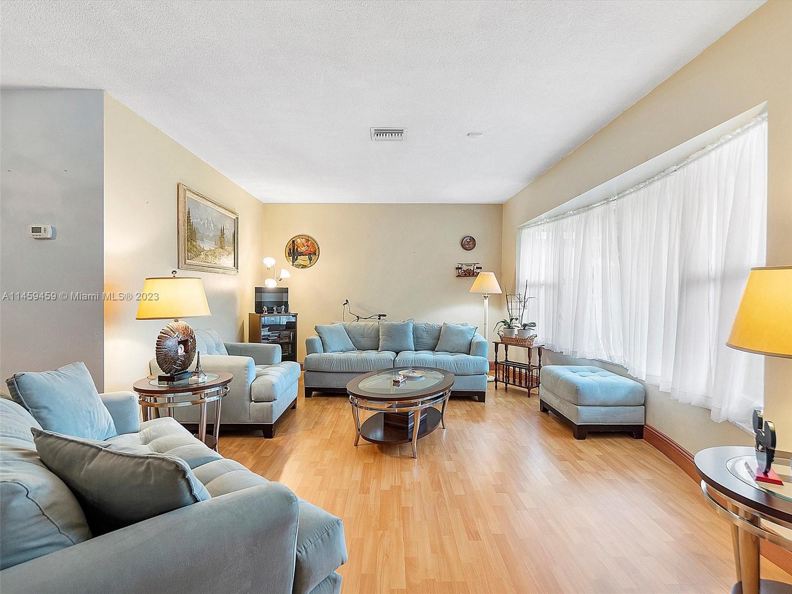 4104 Garfield Street Hollywood, FL 33021 - Photo 3 of 32