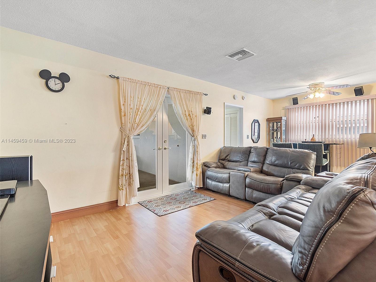 4104 Garfield Street Hollywood, FL 33021 - Photo 7 of 32