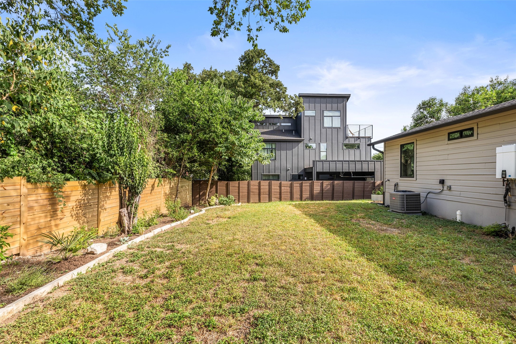 1803 Perez Street Austin, TX 78721 - Photo 33 of 40