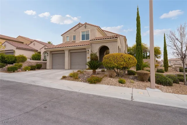 $3,000 | 852 South Paseo Rocoso Place, Las Vegas, NV 89138