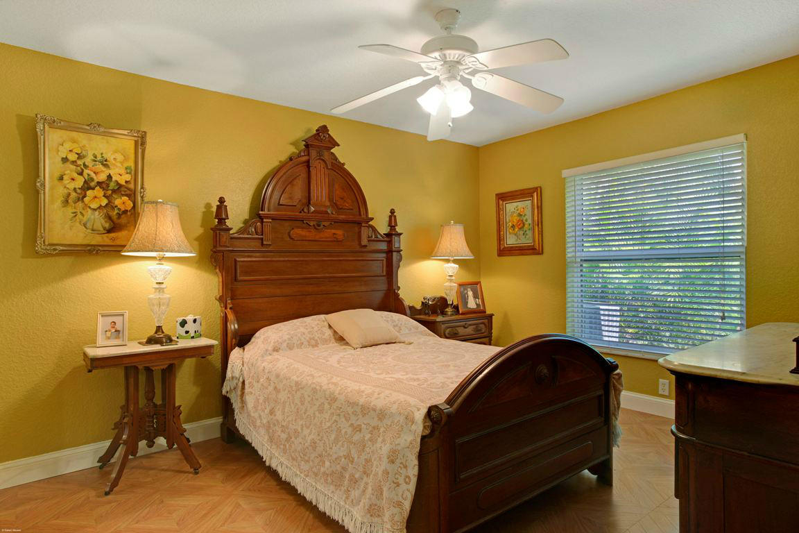5310 Homeland Road Lake Worth, FL 33449 - Photo 18 of 37 0024