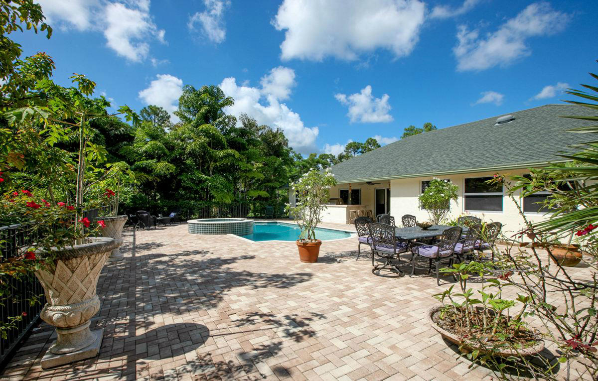 5310 Homeland Road Lake Worth, FL 33449 - Photo 24 of 37 0030