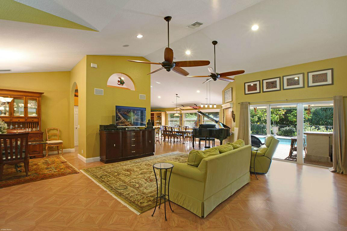 5310 Homeland Road Lake Worth, FL 33449 - Photo 5 of 37 0011