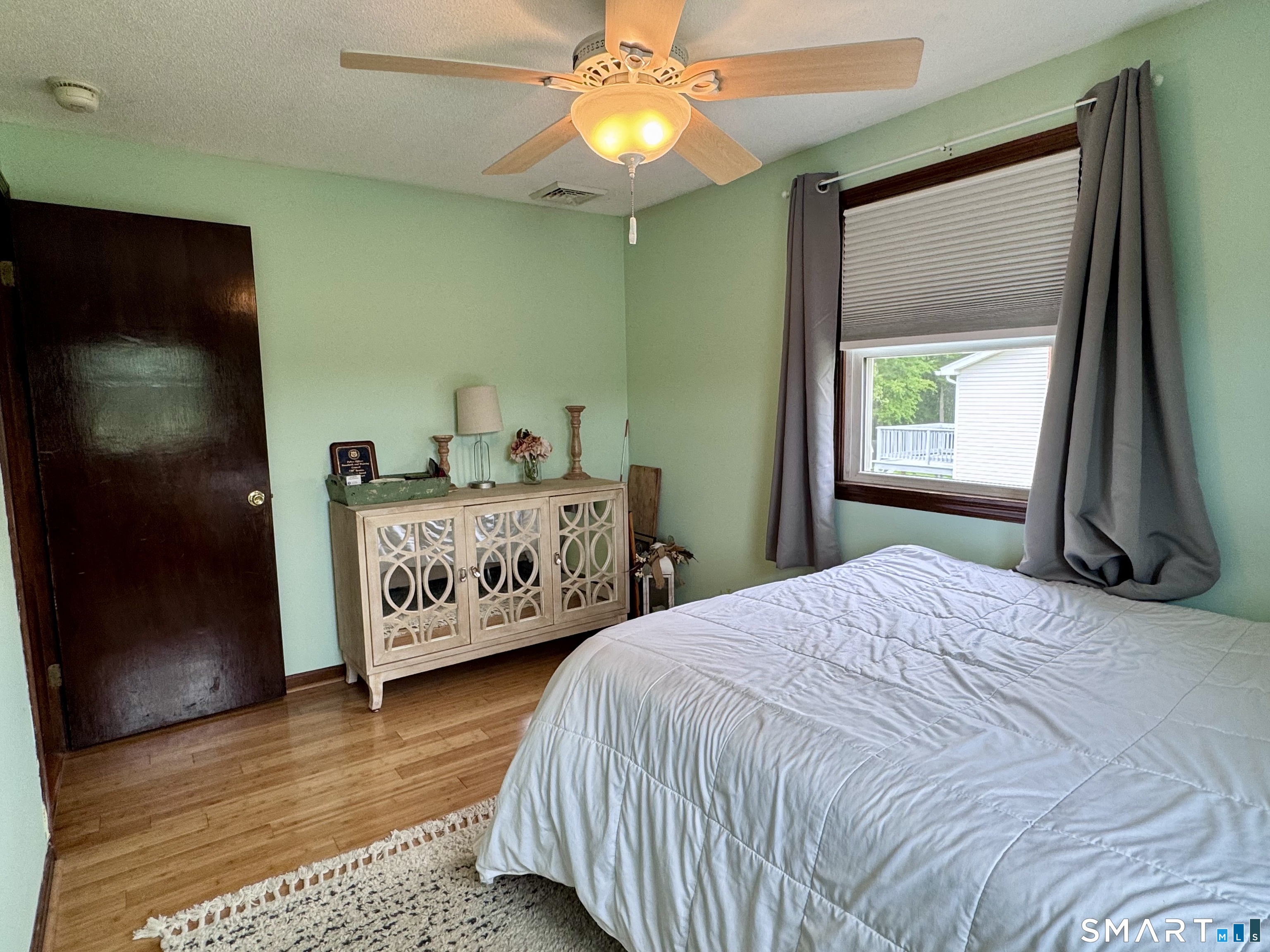 24 Middle Road Enfield, CT 06082 - Photo 18 of 38