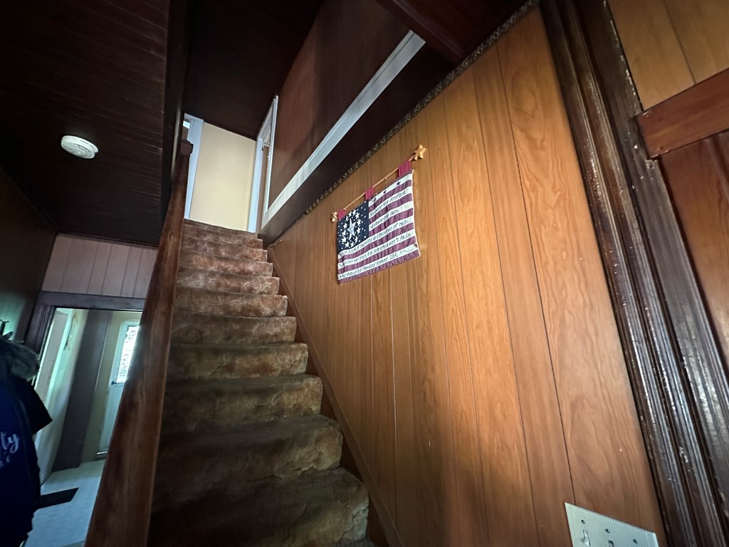 184 Main Street Tidioute, PA 16351 - Photo 19 of 33 Staircase
