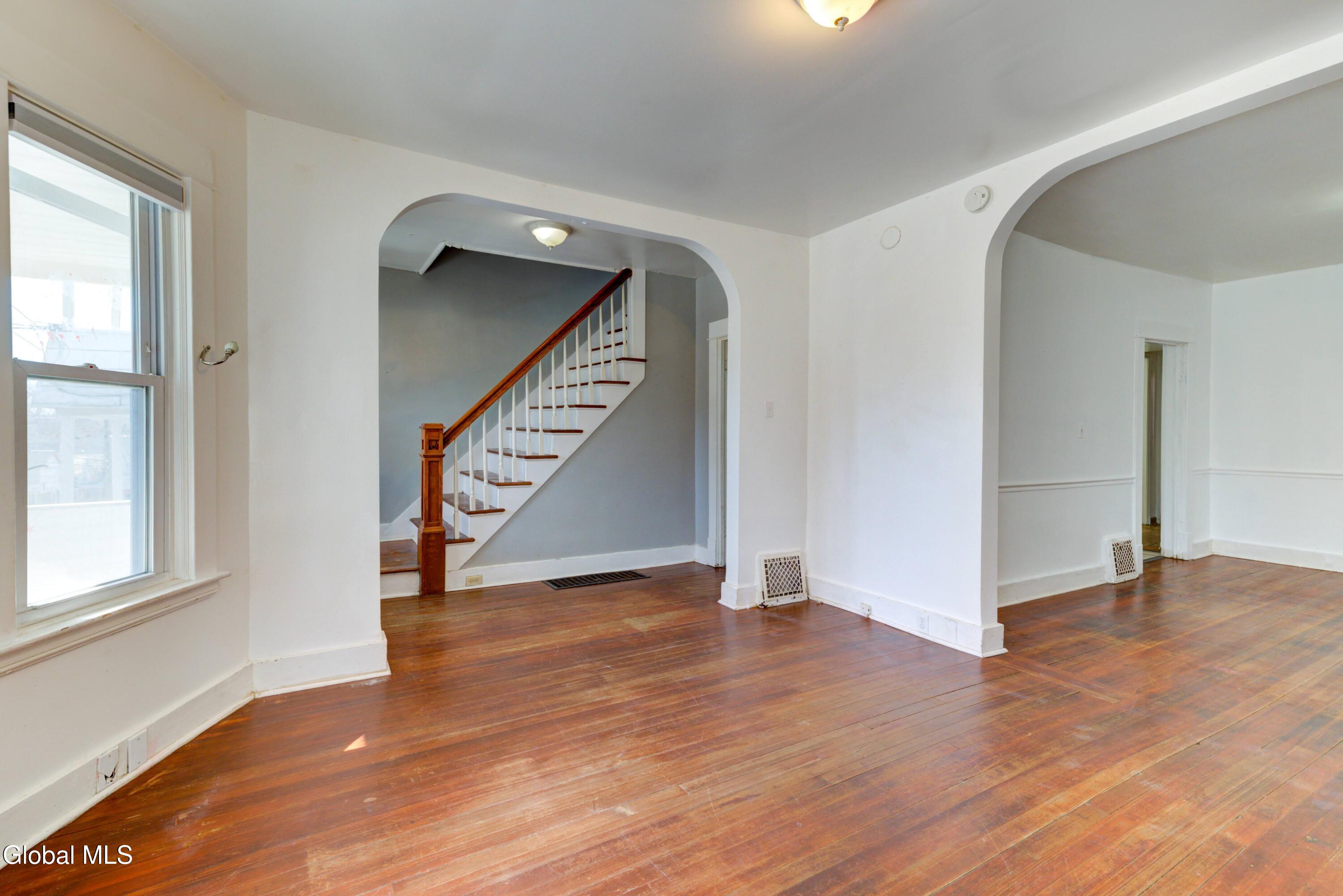 215 Elm Street Schenectady, NY 12304 - Photo 14 of 34 251 Elm St-8