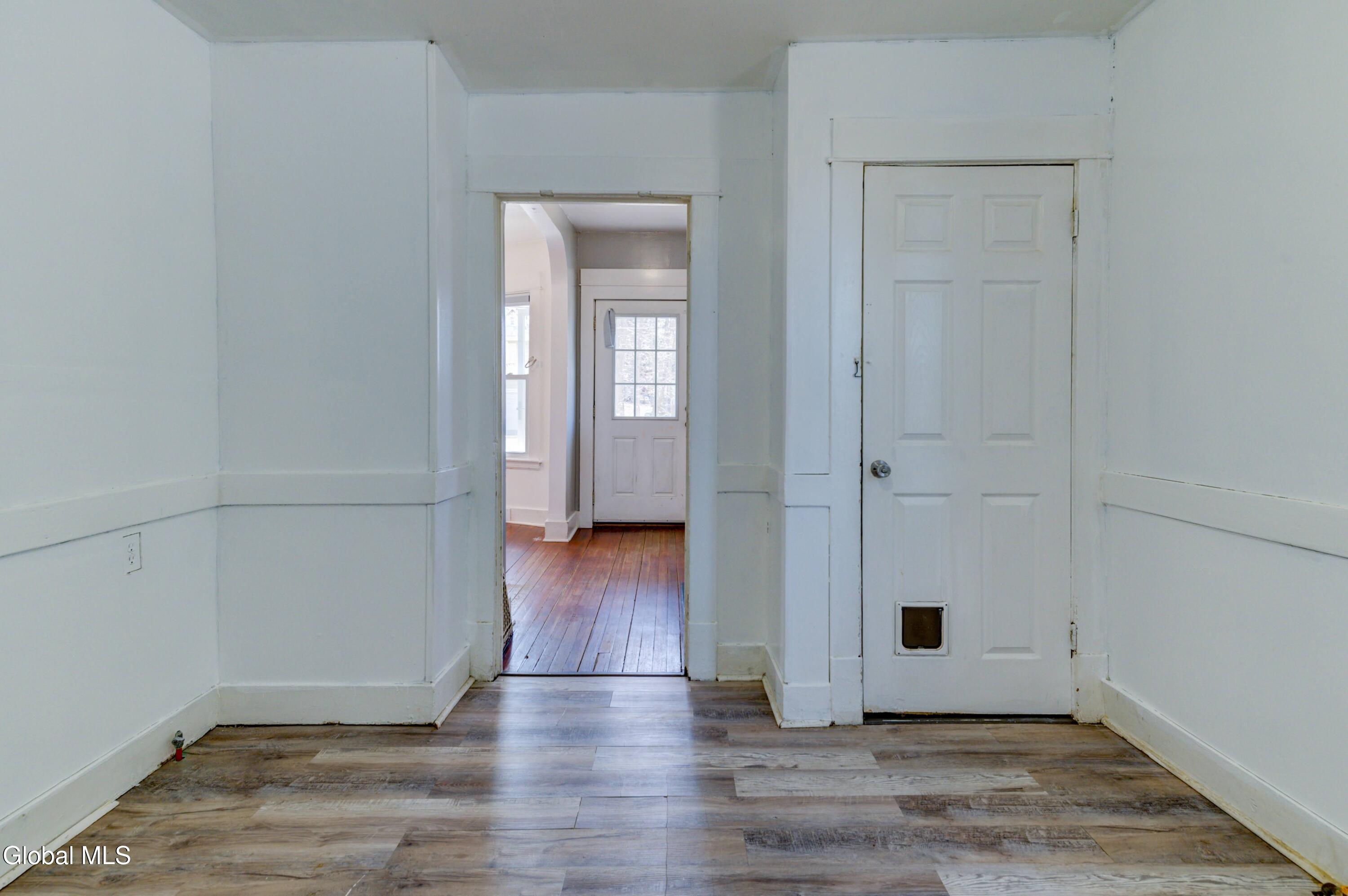 215 Elm Street Schenectady, NY 12304 - Photo 20 of 34 251 Elm St-13