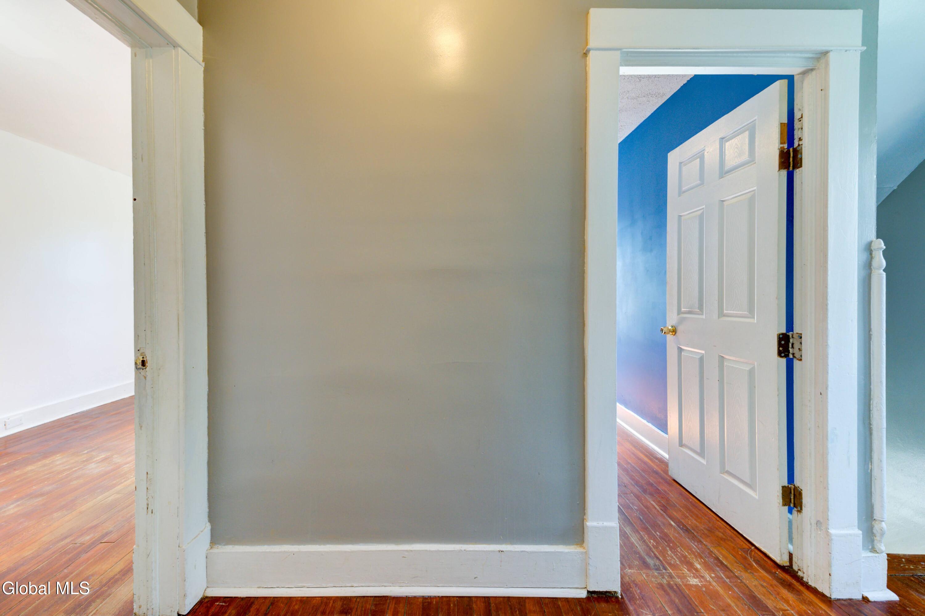 215 Elm Street Schenectady, NY 12304 - Photo 23 of 34 251 Elm St-28