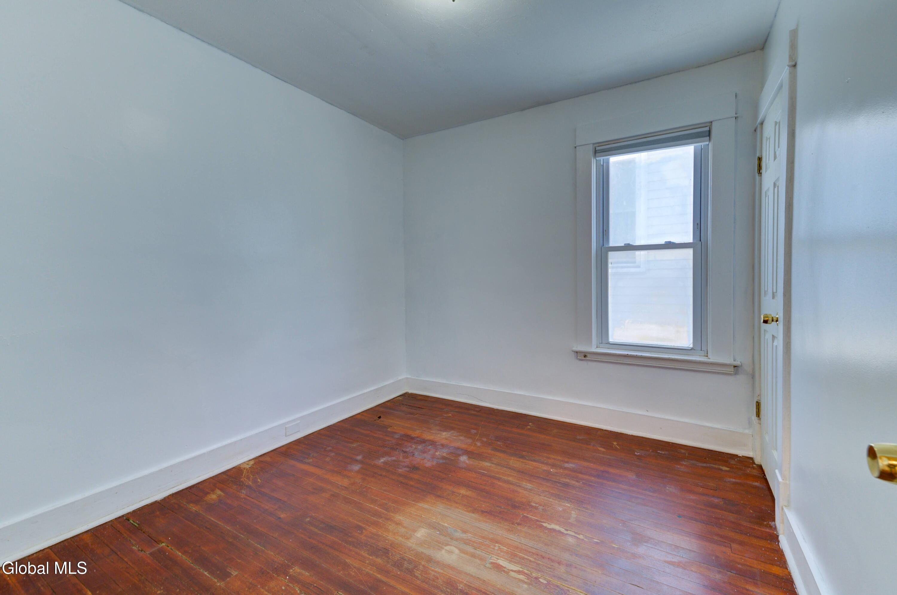 215 Elm Street Schenectady, NY 12304 - Photo 25 of 34 251 Elm St-26