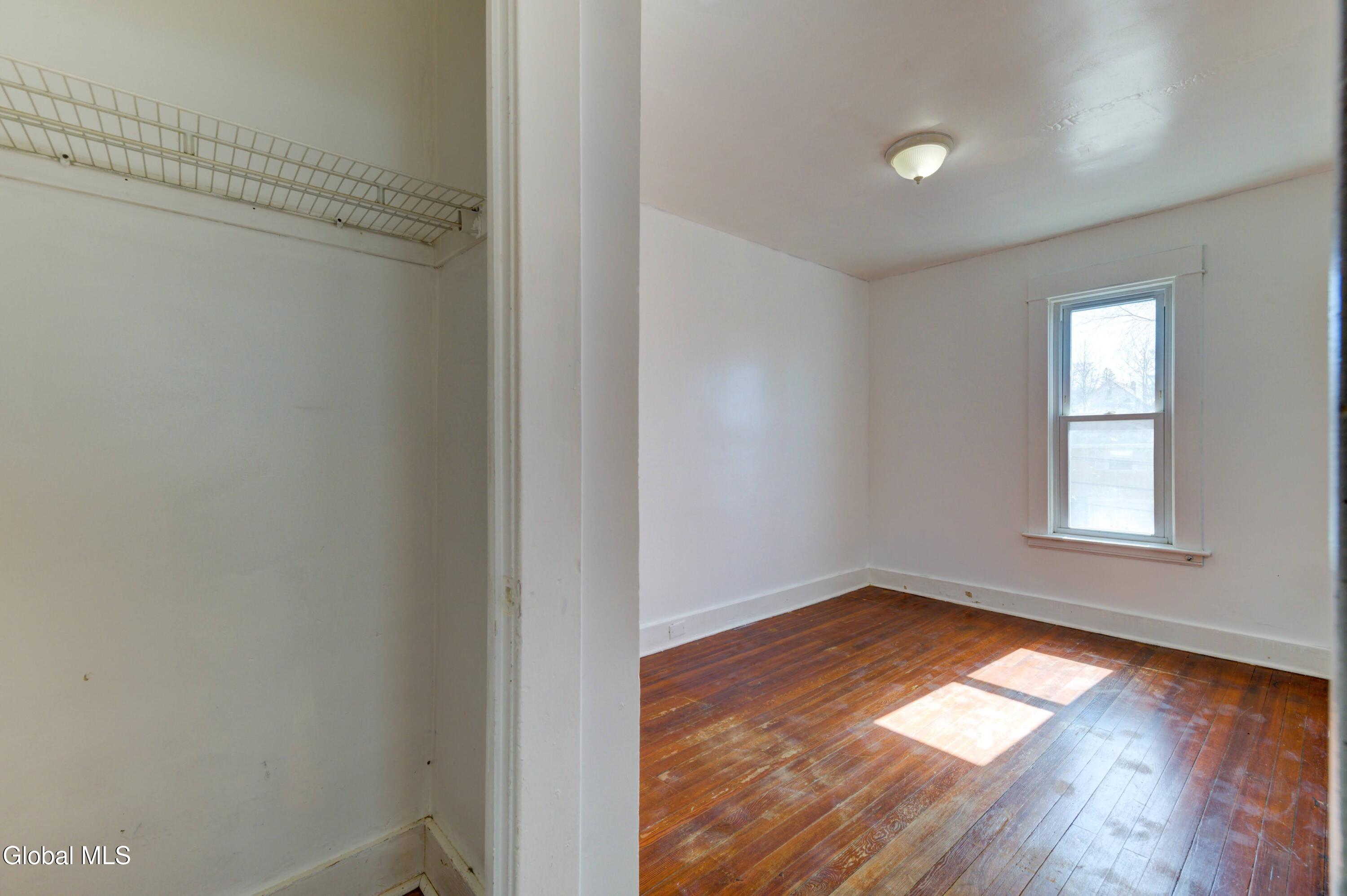 215 Elm Street Schenectady, NY 12304 - Photo 27 of 34 251 Elm St-22