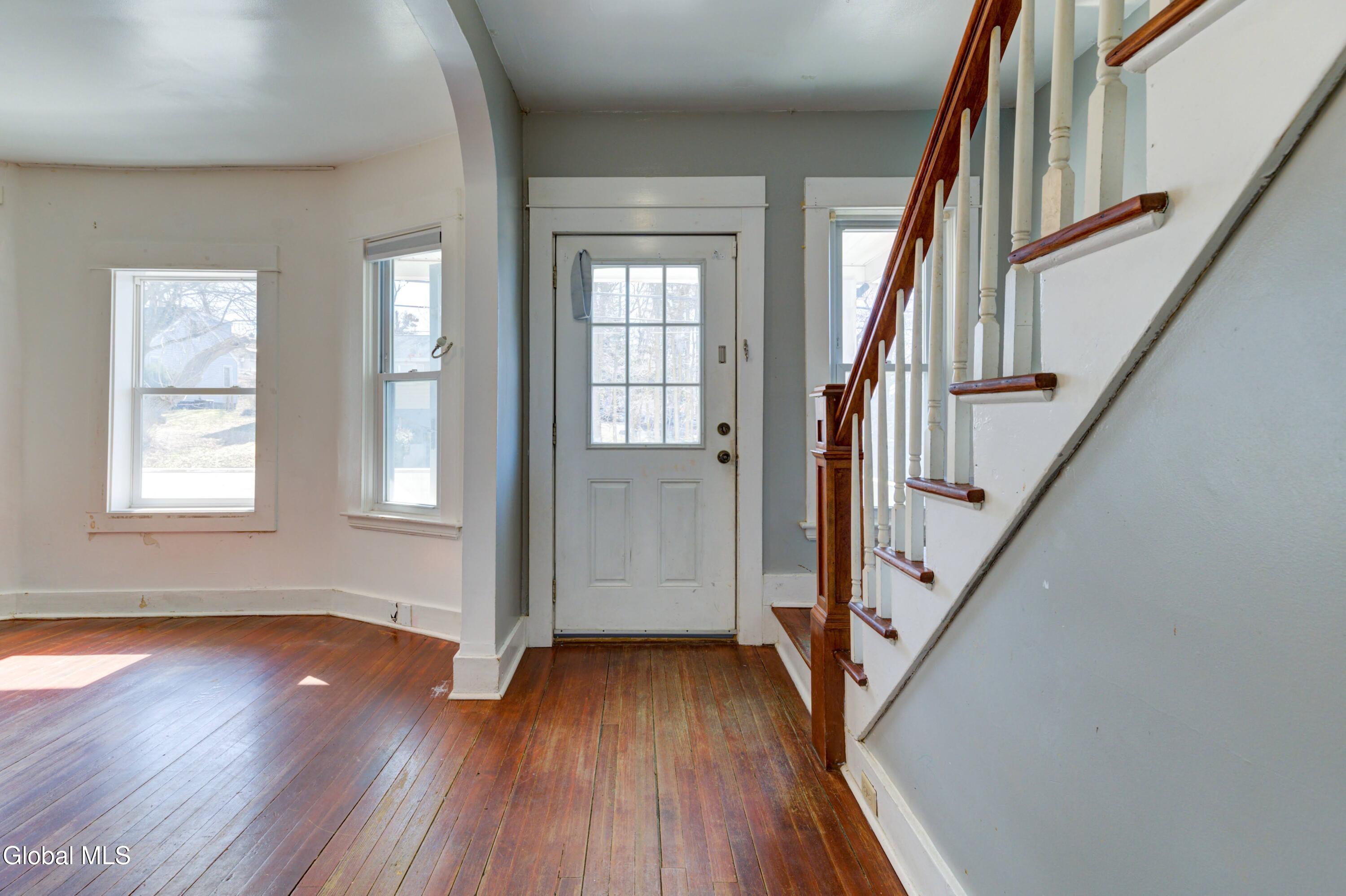 215 Elm Street Schenectady, NY 12304 - Photo 6 of 34 251 Elm St-2