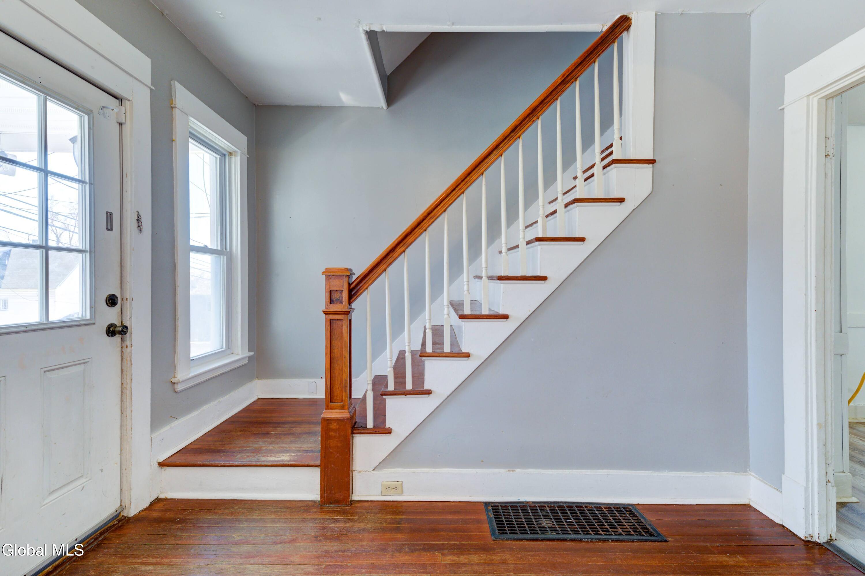 215 Elm Street Schenectady, NY 12304 - Photo 7 of 34 251 Elm St-1