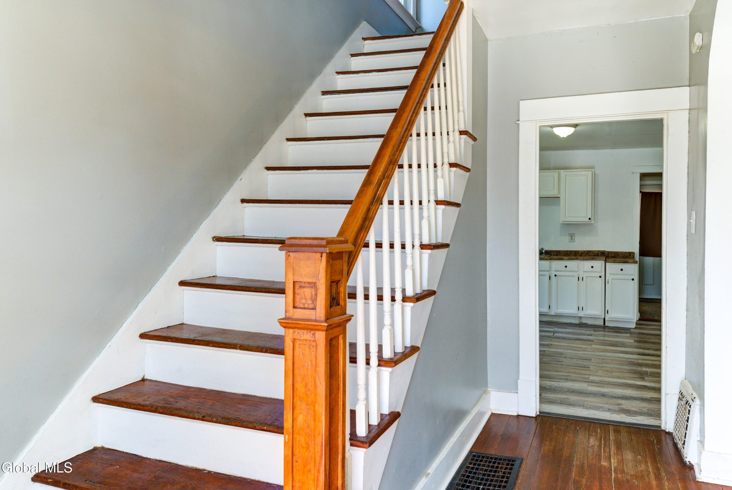 215 Elm Street Schenectady, NY 12304 - Photo 8 of 34 251 Elm St-3