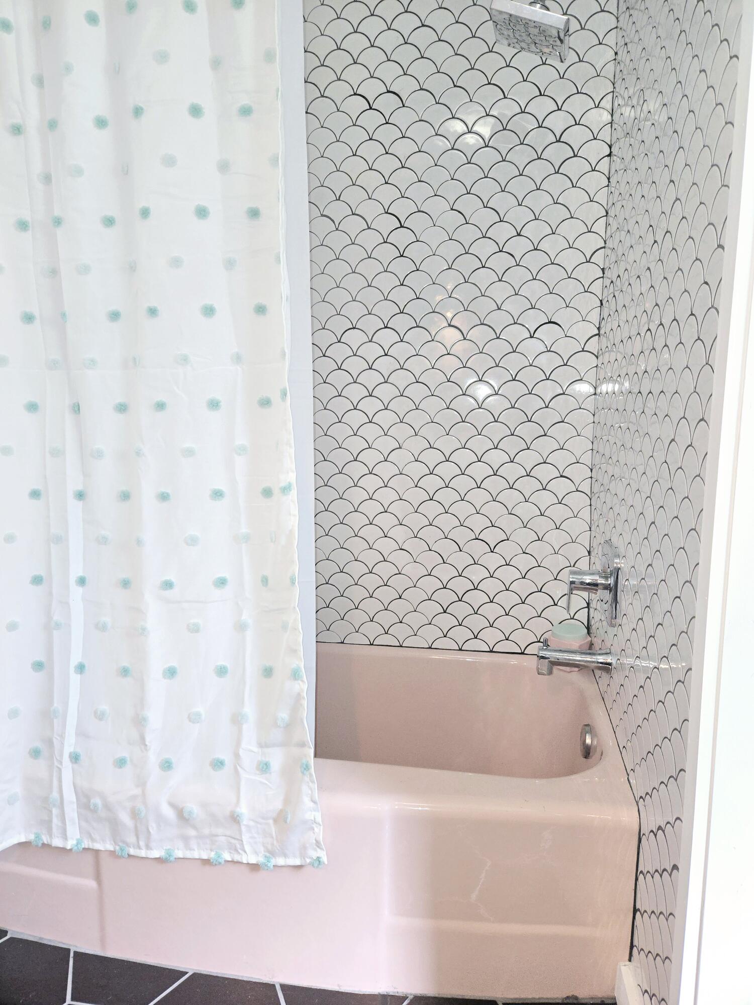 1519 Florida Street Key West, FL 33040 - Photo 41 of 86 a bathroom with a bathtub