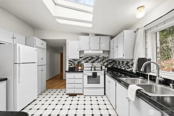 $375,000 | 61 North Cresthill Way, Hoodsport, WA 98548