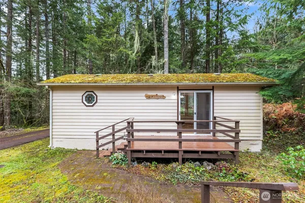 $375,000 | 61 North Cresthill Way, Hoodsport, WA 98548