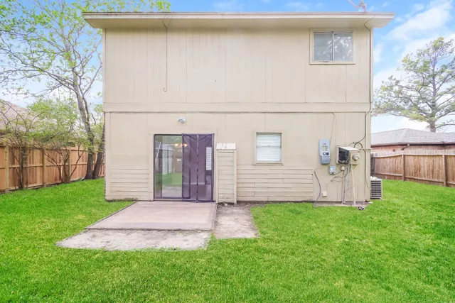 $1,740 | 10622 Lofty Pines Drive, Houston, TX 77065