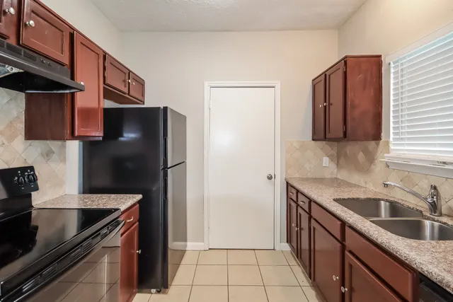 $1,740 | 10622 Lofty Pines Drive, Houston, TX 77065