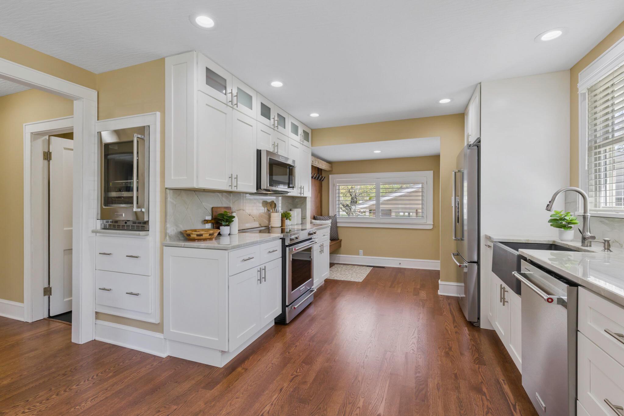 324 Garden Road Columbus, OH 43214 - Photo 8 of 32 Kitchen