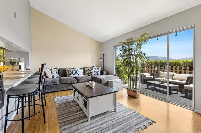 $784,999 | 10065 Canyonview Court, Spring Valley, CA 91977