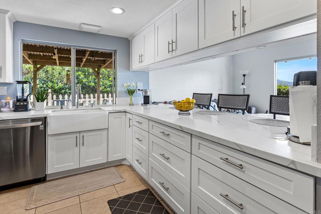 10065 Canyonview Court Spring Valley, CA 91977 - Photo 4 of 26