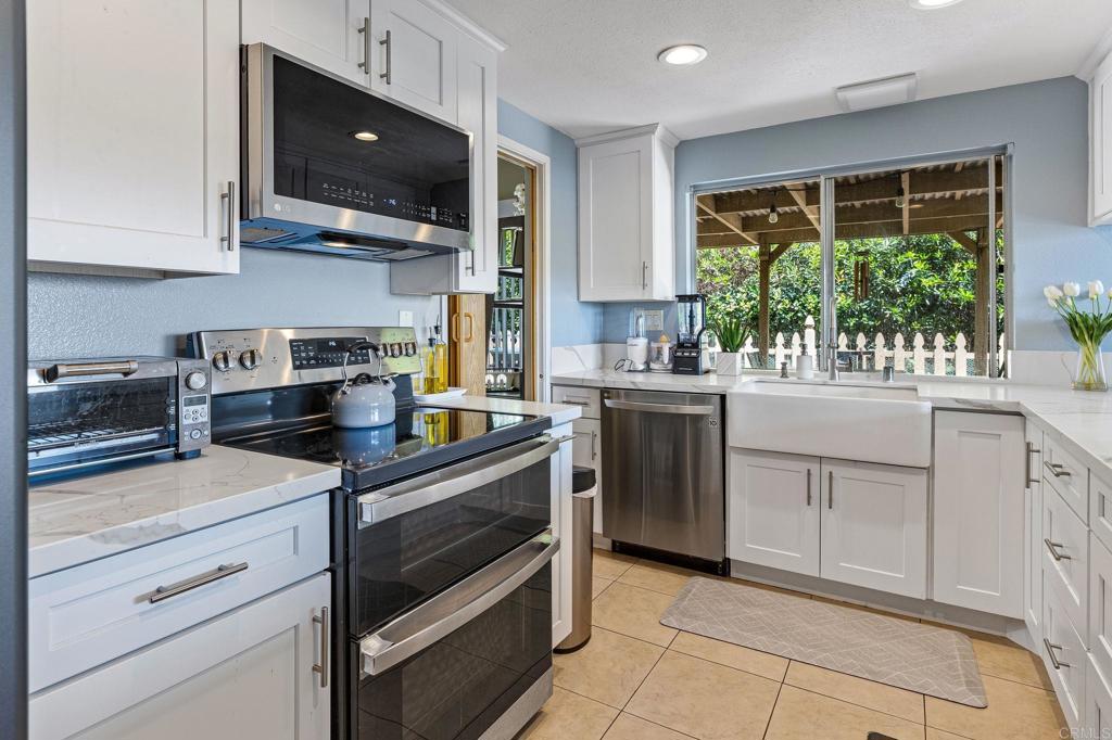 10065 Canyonview Court Spring Valley, CA 91977 - Photo 5 of 26