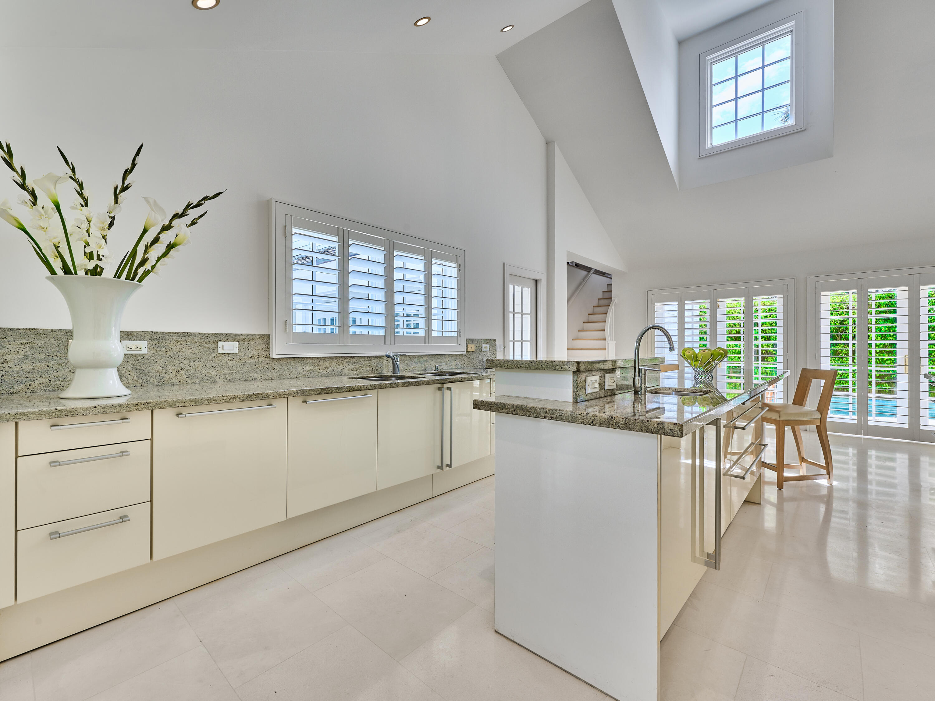 222 Monterey Road Palm Beach, FL 33480 - Photo 24 of 58 Kitchen to Dining Room