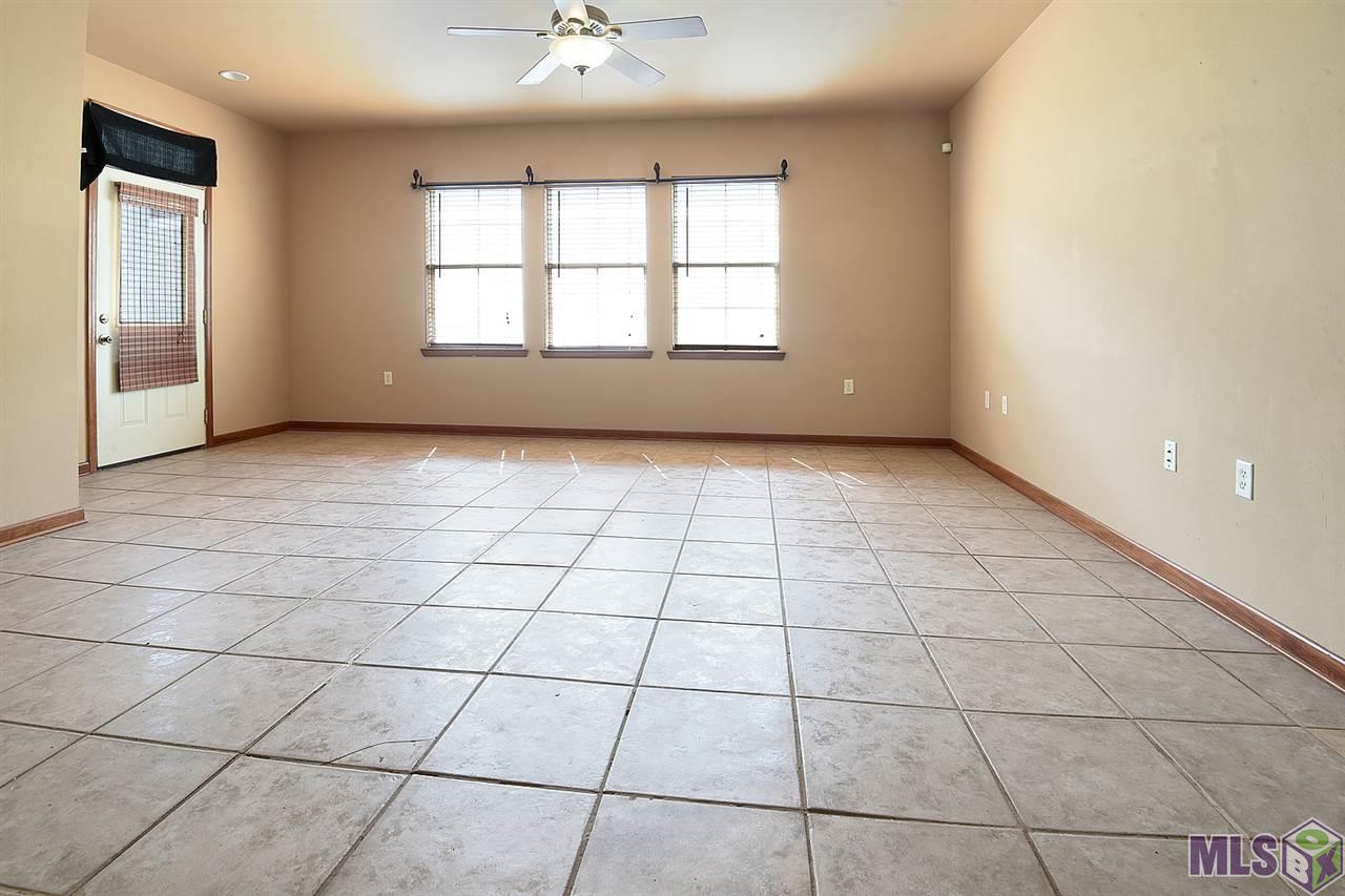10144 Ridgehaven Avenue Baton Rouge, LA 70810 - Photo 3 of 11